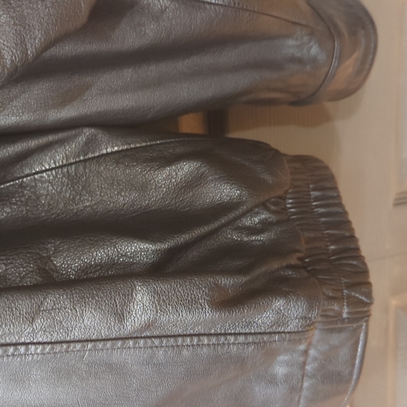 Men's XLT Black Leather Bomber Jacket - Picture 6 of 8